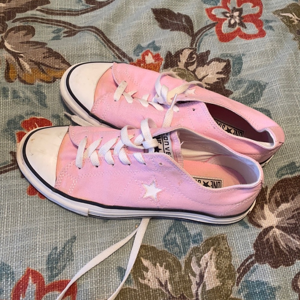 Pink converse